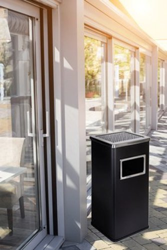 Stojąca popielnica i kosz na śmieci czarna duża METLEX MX2075BL